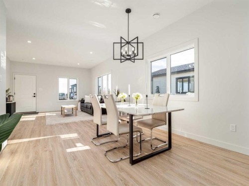 7038 48 Street, Taber, AB - Indoor Photo Showing Dining Room