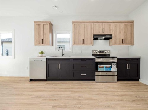 7038 48 Street, Taber, AB - Indoor Photo Showing Kitchen