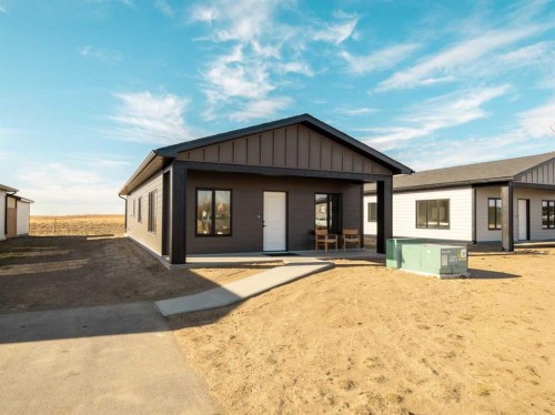 7038 48 Street, Taber, AB - Outdoor