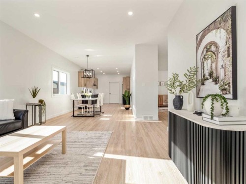 7038 48 Street, Taber, AB - Indoor Photo Showing Living Room
