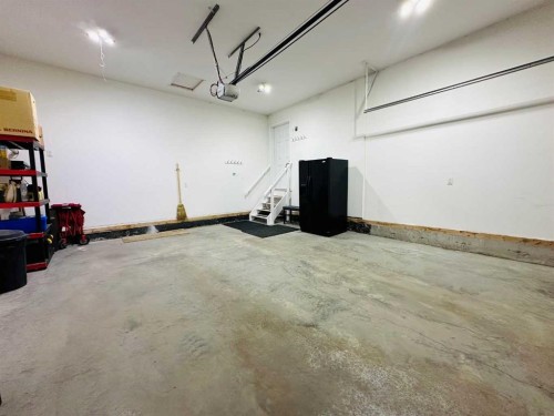 17 Garden Way, Drumheller, AB - Indoor Photo Showing Garage