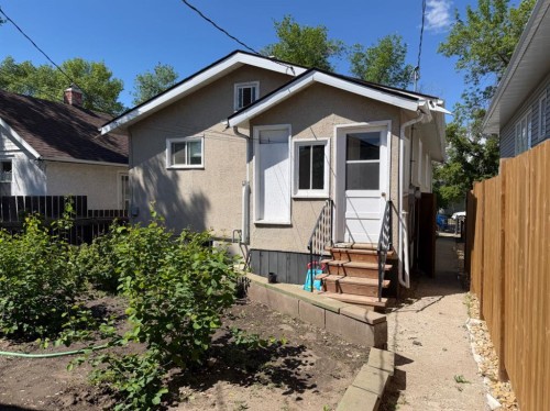 541 3 Avenue West, Drumheller, AB 