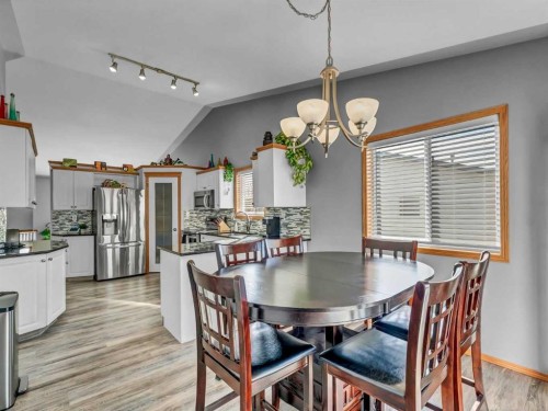 123 Upland Road West, Brooks, AB - Indoor Photo Showing Dining Room