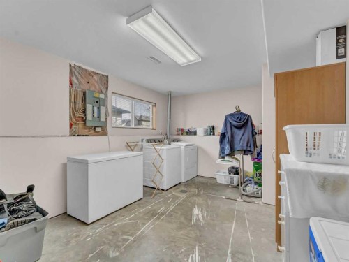 123 Upland Road West, Brooks, AB - Indoor Photo Showing Laundry Room