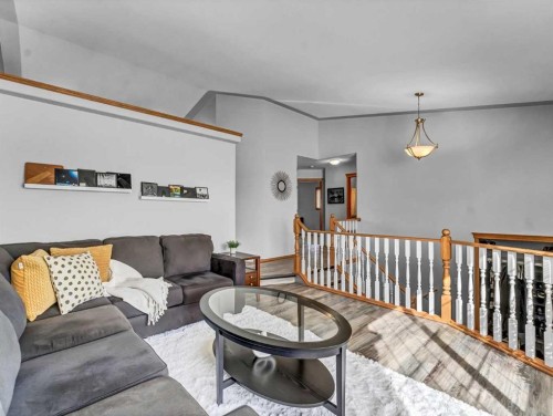 123 Upland Road West, Brooks, AB - Indoor Photo Showing Living Room