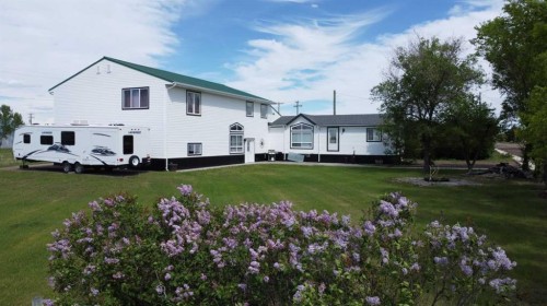 108 5 Avenue, Youngstown, AB - Outdoor