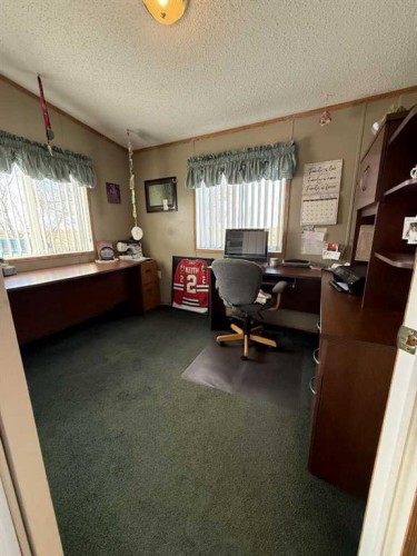 108 5 Avenue, Youngstown, AB - Indoor
