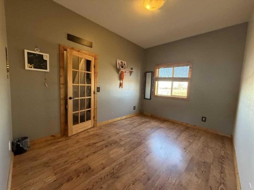 108 5 Avenue, Youngstown, AB - Indoor Photo Showing Other Room