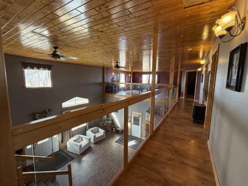 108 5 Avenue, Youngstown, AB - Indoor Photo Showing Other Room