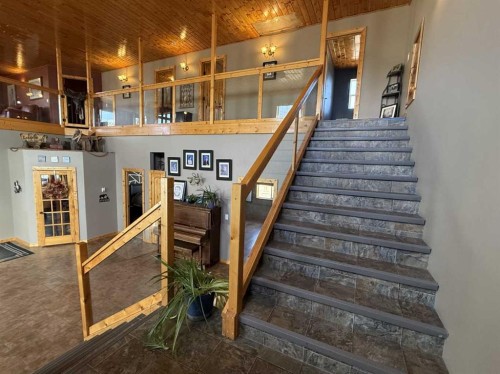 108 5 Avenue, Youngstown, AB - Indoor Photo Showing Other Room