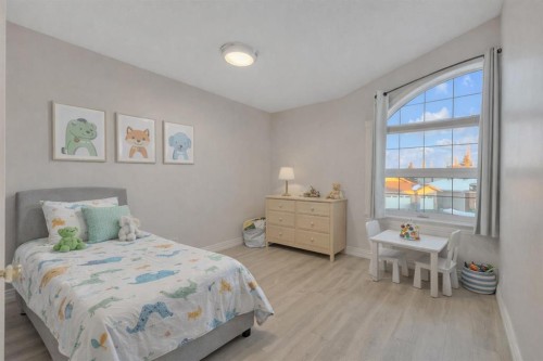 25 Ashmore Close, Red Deer, AB - Indoor Photo Showing Bedroom