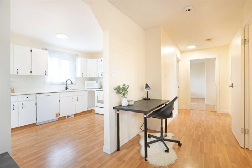 63 Ash Street West, Brooks, AB - Indoor