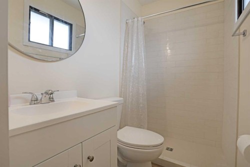 63 Ash Street West, Brooks, AB - Indoor Photo Showing Bathroom