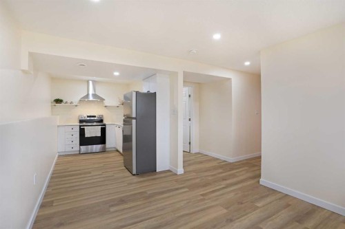 63 Ash Street West, Brooks, AB - Indoor Photo Showing Kitchen