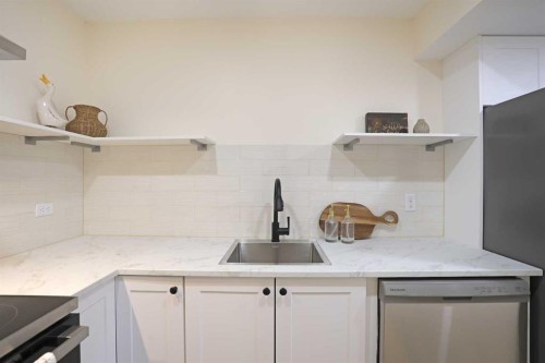 63 Ash Street West, Brooks, AB - Indoor Photo Showing Kitchen