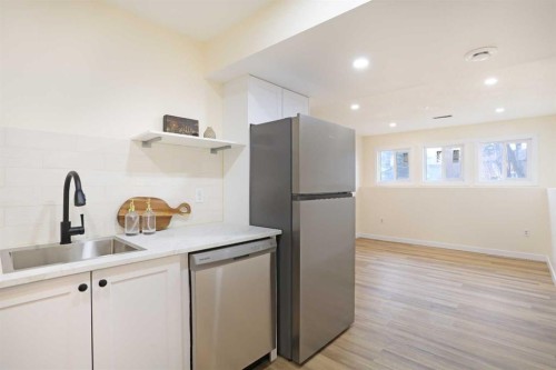 63 Ash Street West, Brooks, AB - Indoor Photo Showing Kitchen
