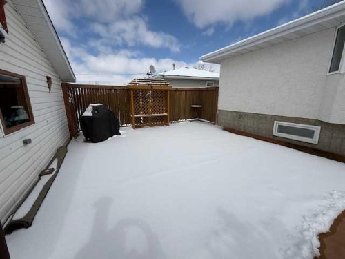 1023 2 Street Se, Drumheller, AB - Outdoor With Exterior
