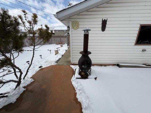 1023 2 Street Se, Drumheller, AB - Outdoor With Exterior