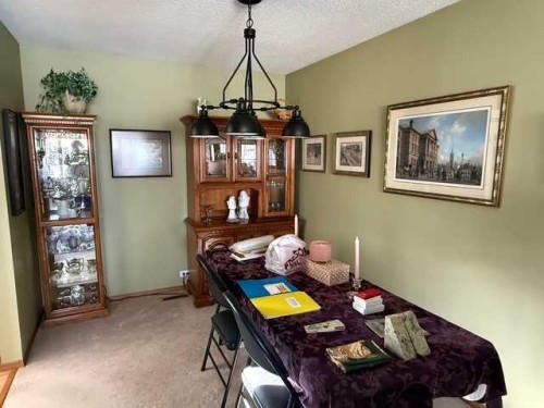 1023 2 Street Se, Drumheller, AB - Indoor