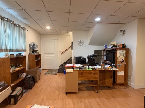 926 Newcastle Trail, Drumheller, AB - Indoor Photo Showing Office