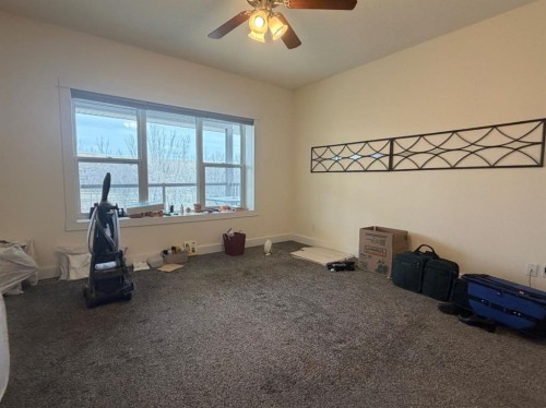 926 Newcastle Trail, Drumheller, AB - Indoor Photo Showing Other Room