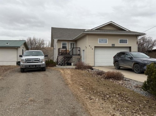 926 Newcastle Trail, Drumheller, AB - Outdoor