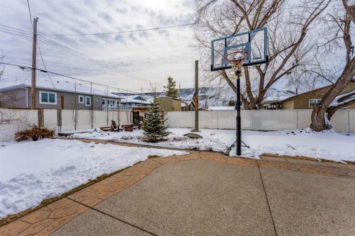 248 5 Street, Drumheller, AB - Outdoor