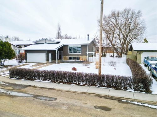 248 5 Street, Drumheller, AB - Outdoor