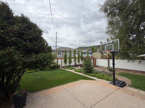 248 5 Street, Drumheller, AB 