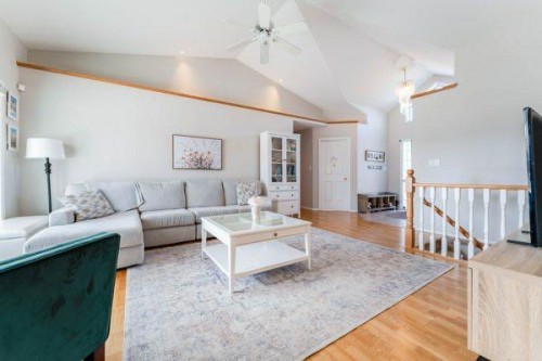 85 Michichi Drive, Drumheller, AB - Indoor Photo Showing Living Room