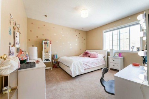 85 Michichi Drive, Drumheller, AB - Indoor Photo Showing Bedroom