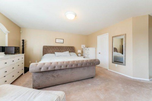 85 Michichi Drive, Drumheller, AB - Indoor Photo Showing Bedroom