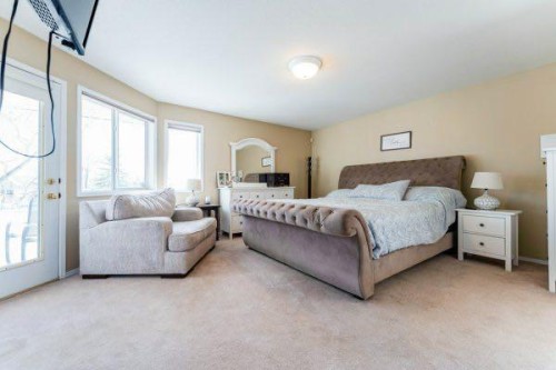 85 Michichi Drive, Drumheller, AB - Indoor Photo Showing Bedroom