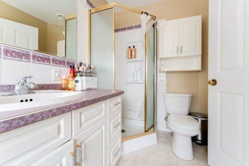 85 Michichi Drive, Drumheller, AB - Indoor Photo Showing Bathroom