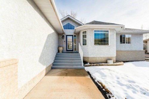 85 Michichi Drive, Drumheller, AB - Outdoor With Facade