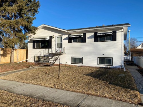 208 4 Avenue WEST Hanna, AB T0J 1P0