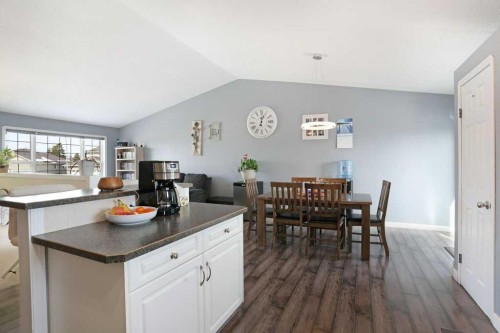 36 Laura Place, Duchess, AB - Indoor Photo Showing Dining Room