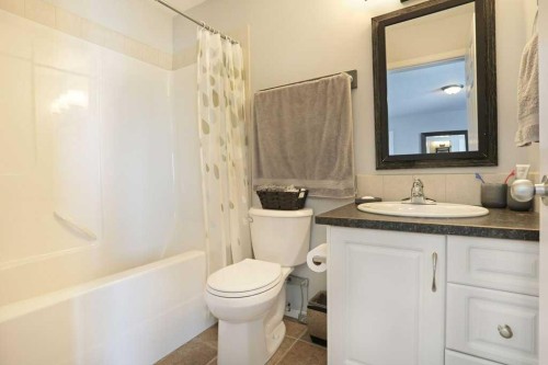 36 Laura Place, Duchess, AB - Indoor Photo Showing Bathroom