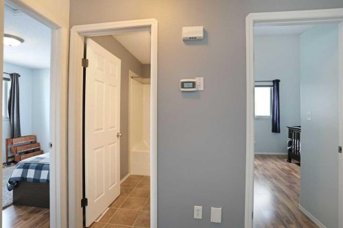 36 Laura Place, Duchess, AB - Indoor Photo Showing Other Room