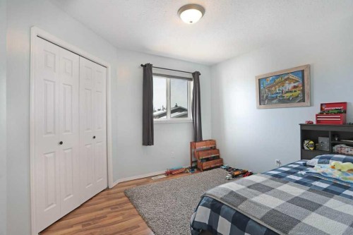 36 Laura Place, Duchess, AB - Indoor Photo Showing Bedroom