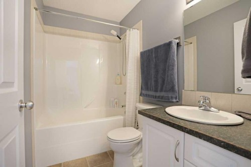 36 Laura Place, Duchess, AB - Indoor Photo Showing Bathroom