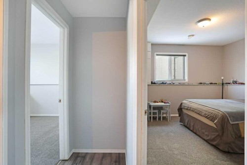 36 Laura Place, Duchess, AB - Indoor Photo Showing Bedroom