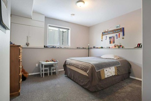 36 Laura Place, Duchess, AB - Indoor Photo Showing Bedroom