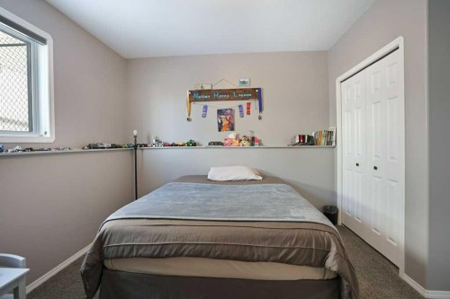 36 Laura Place, Duchess, AB - Indoor Photo Showing Bedroom
