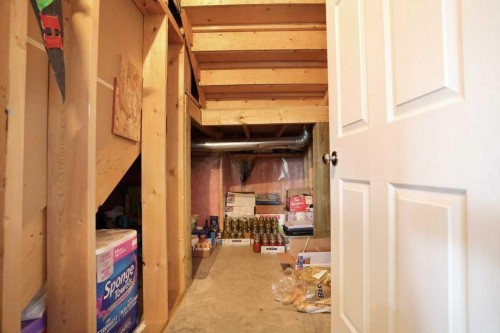 36 Laura Place, Duchess, AB - Indoor Photo Showing Other Room