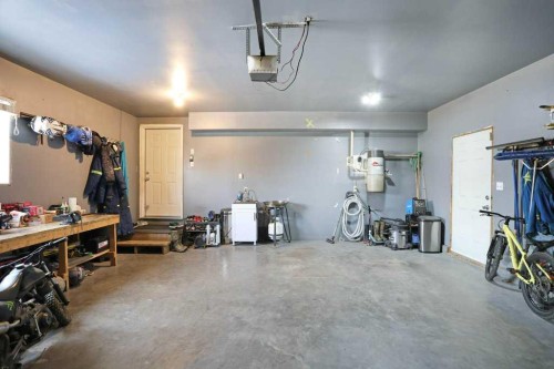 36 Laura Place, Duchess, AB - Indoor Photo Showing Other Room