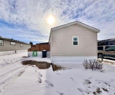 346-349 Railway Avenue  Duchess, AB T0J 0Z0