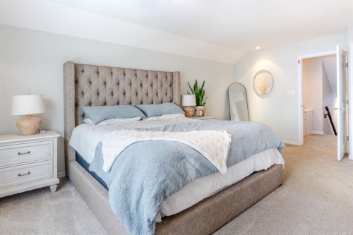 651 Greene Close, Drumheller, AB - Indoor Photo Showing Bedroom