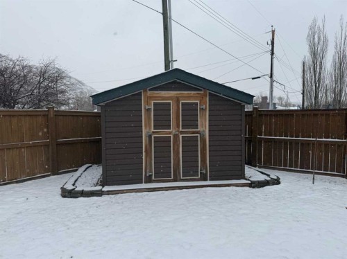 651 Greene Close, Drumheller, AB - Outdoor