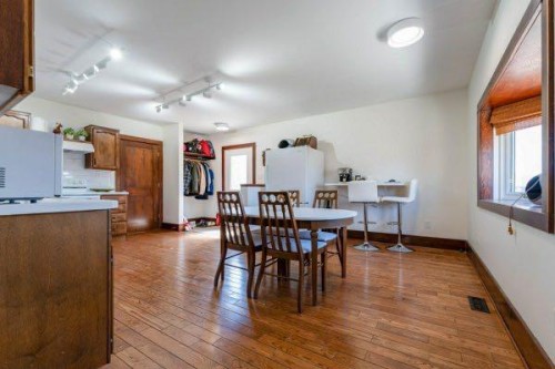 618 5 Street East, Drumheller, AB - Indoor